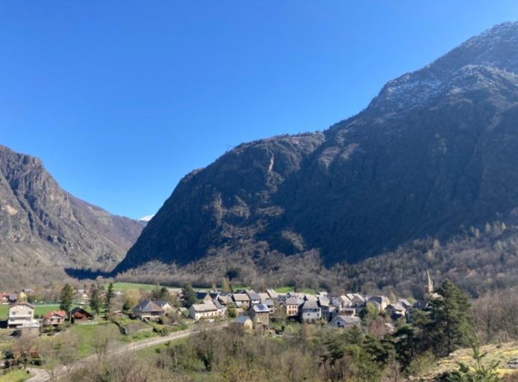 Maison individuelle au coeur du Parc des Ecrins Entraigues  Extérieur photo