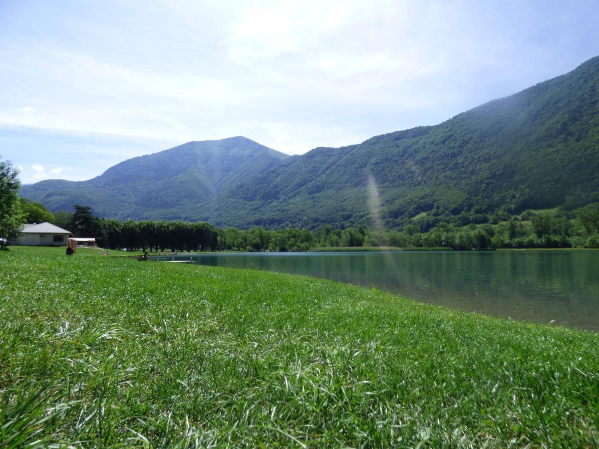 Maison individuelle au coeur du Parc des Ecrins Entraigues  Extérieur photo