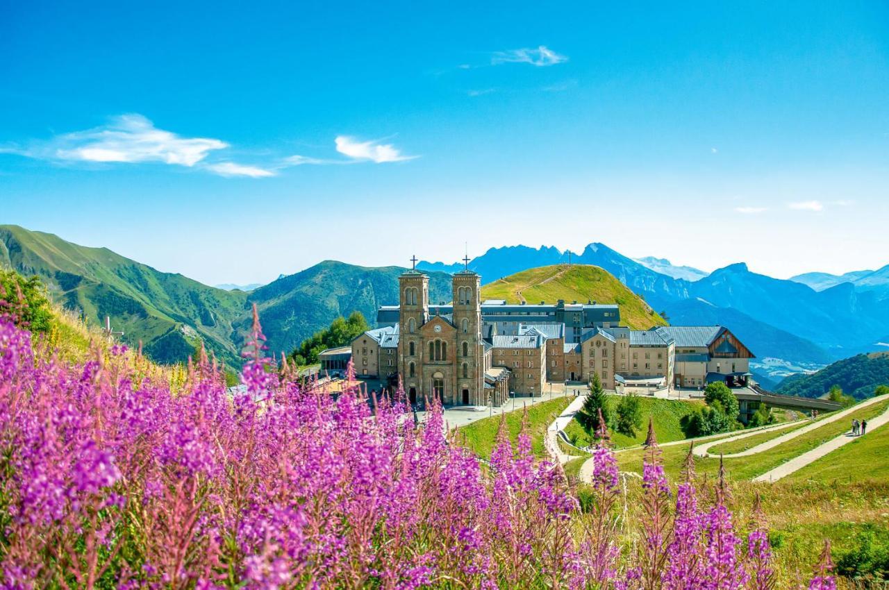 Maison individuelle au coeur du Parc des Ecrins Entraigues  Extérieur photo