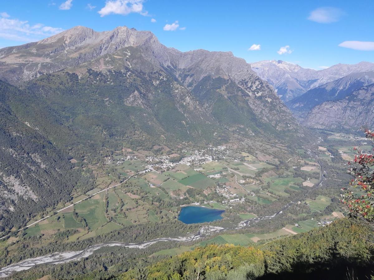 Maison individuelle au coeur du Parc des Ecrins Entraigues  Extérieur photo