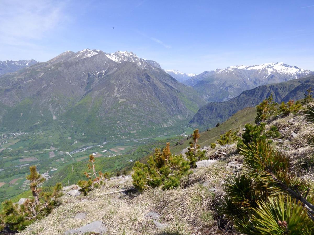 Maison individuelle au coeur du Parc des Ecrins Entraigues  Extérieur photo